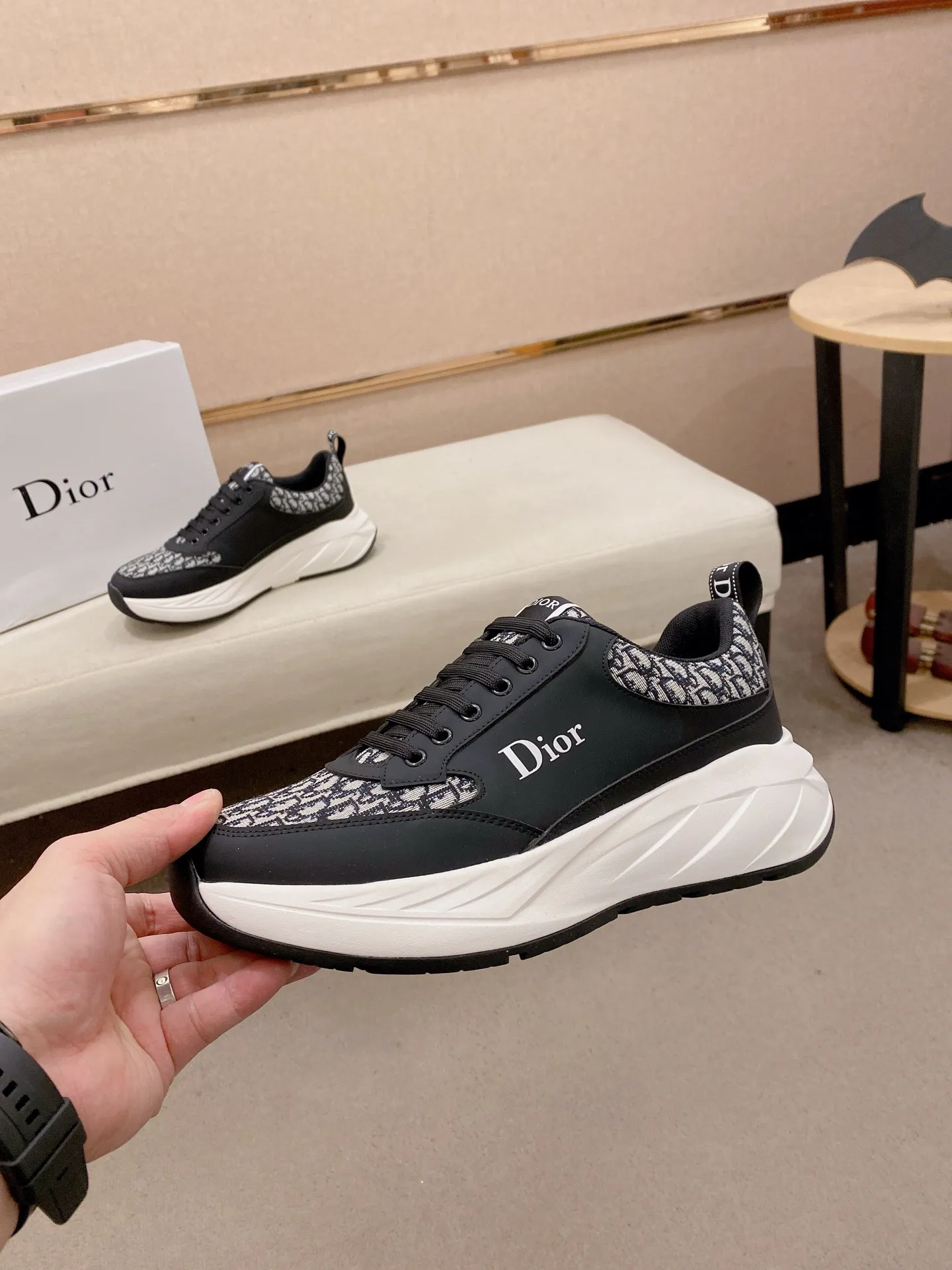 Factory price: 442💰[Dior·Dior] New casual sports style men's shoes, new spring and summer design, perfect workmanship, lace-up lazy style to create wardrobe quality, upper: imported first-layer cowhide, sheepskin lining is soft and comfortable, ultra-light TPU wear-resistant outsole, simple, versatile fashion men's shoes, excellent color code number 38--44. Can be customized for 45 non-refundable!